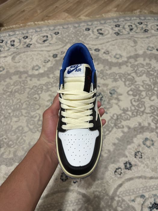 Продам  найк air jordan кроссовки.
