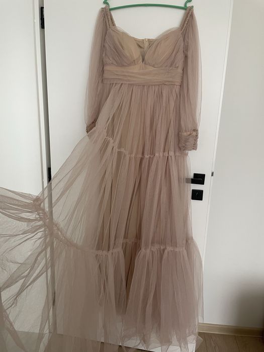 Рокли за бременни под наем