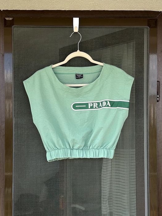 Дамски кроп топ PRADA - размер M/L, Отлично състояние