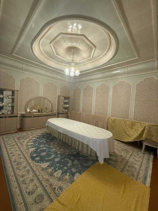 Gilamsaroy to`yxonani orqasida fayzli xovli sotiladi.