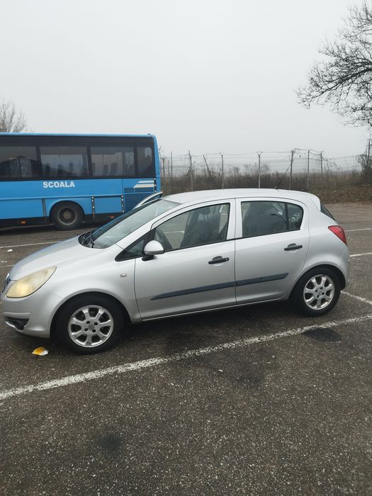 Vând Opel corsa d