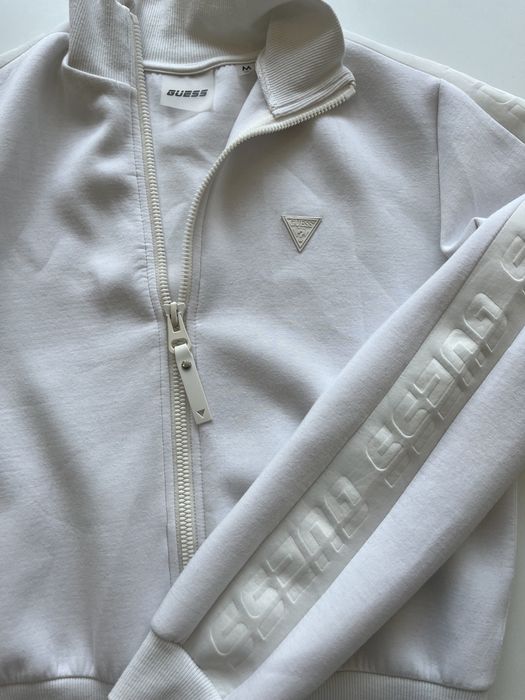 Суичър Guess Allie, размер M, 85 лв