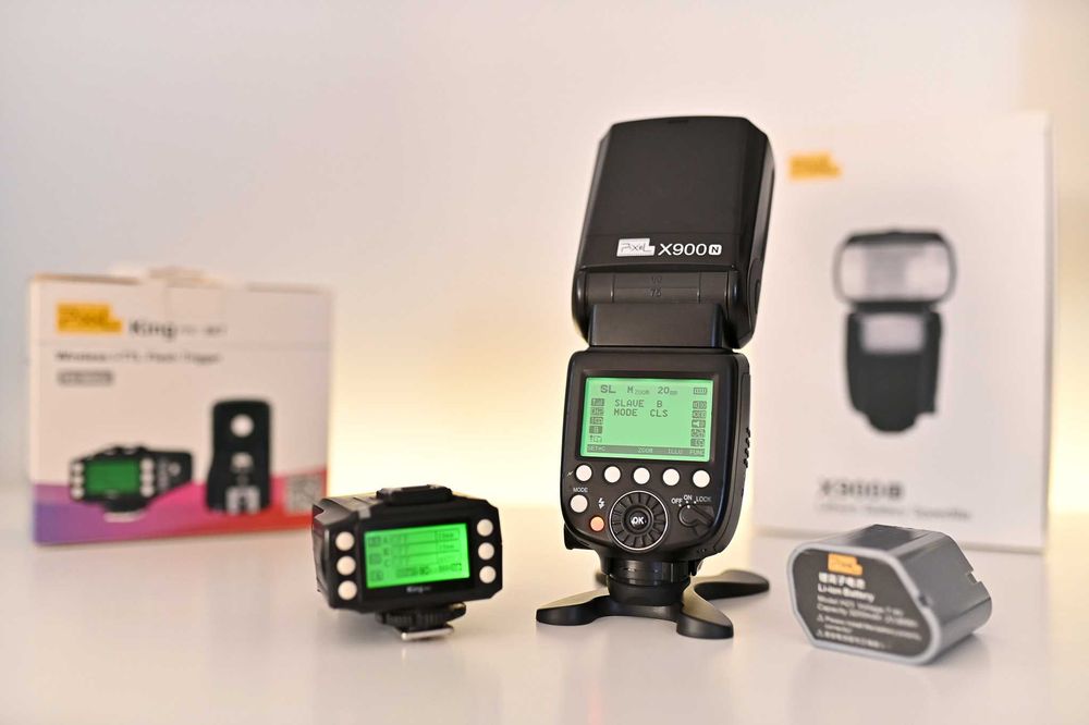 Blit Nikon Pixel X900N TTL + 2 acumulatori + Trigger King Pro + Stativ