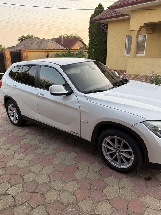 BMW X1 2.0 disel 180 cai putere ,cutie manuala