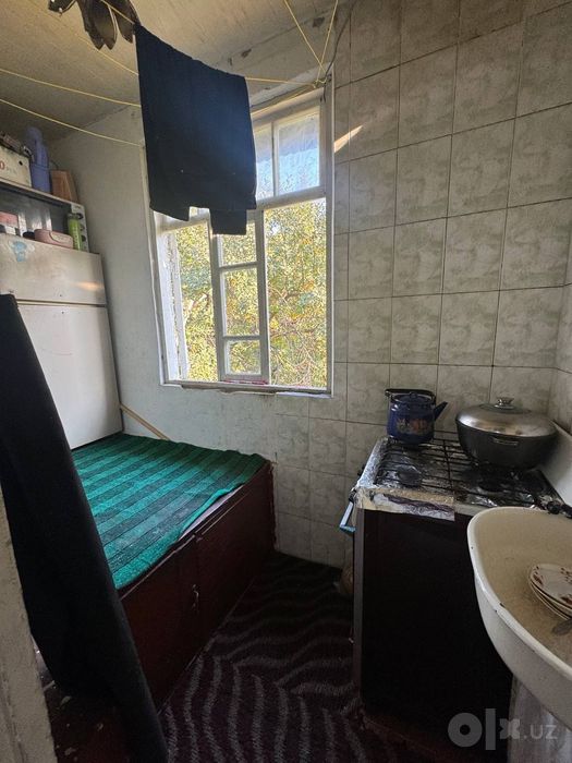 Chilonzor 19 kvartal vatsapp chorraxa yoʻlni yuzida 2 xonali uy sotlad