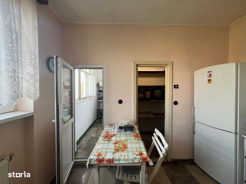 Apartament cu 2 camere, decomandat