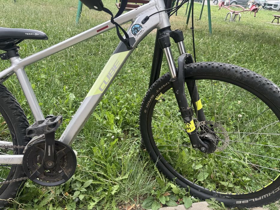 Vand bicicleta in stare f buna