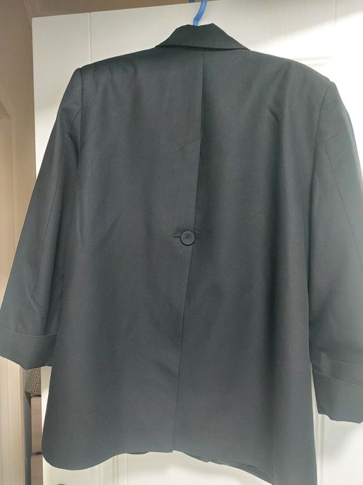 Продам пиджак черный