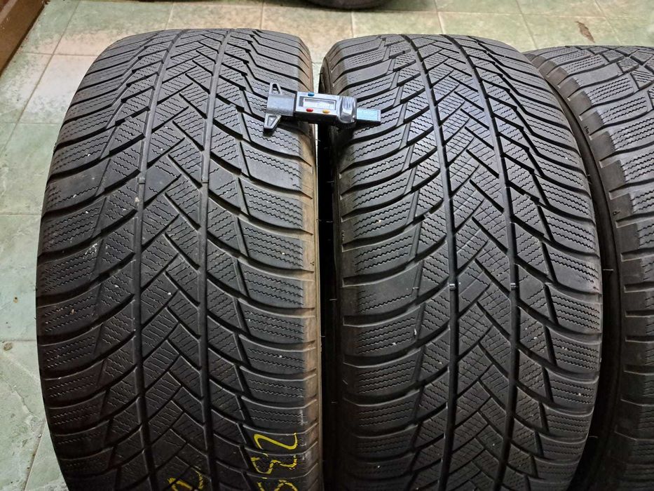 4 anvelope 235/50 R19 Bridgestone