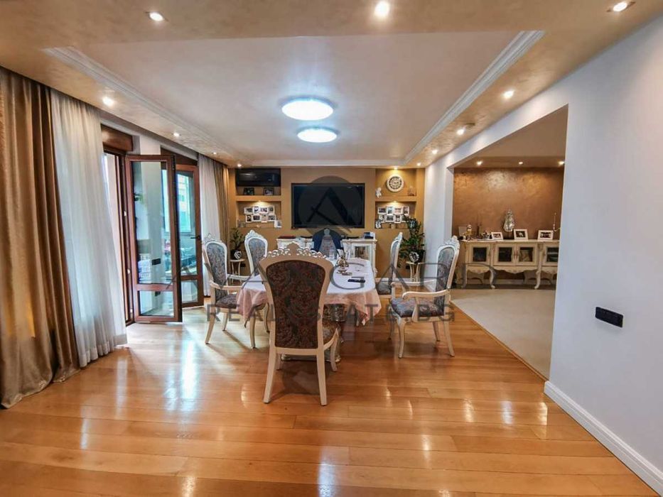 оф.11026 Многостаен с Паркомясто Герджика