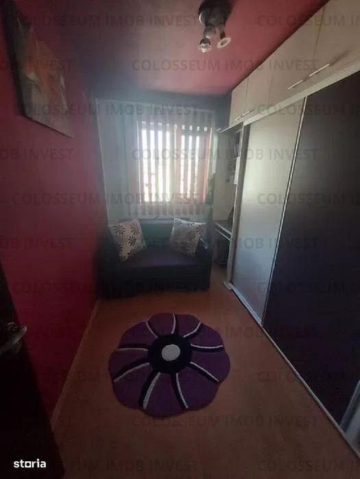Apartament 3 camere,semidecomandat - Zona Florilor