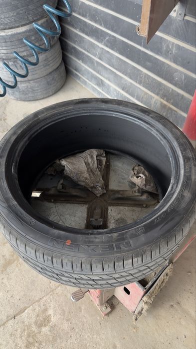 Авто шина 245/40/90