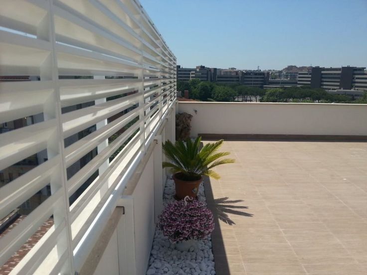 Заборы жалюзи для стены.