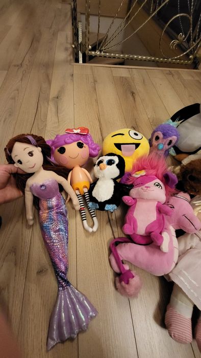 Plusuri și jucarii papusi, iepurasi,sirena etc.