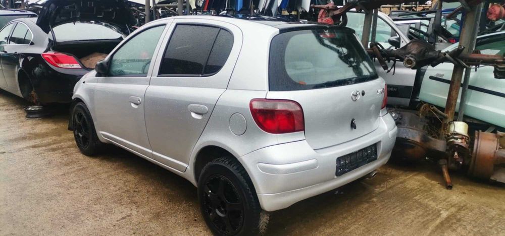 Тойота Ярис 2003г.