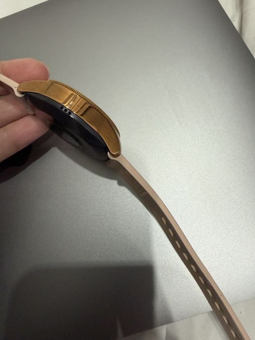 Продам смарт часы  женские Samsung