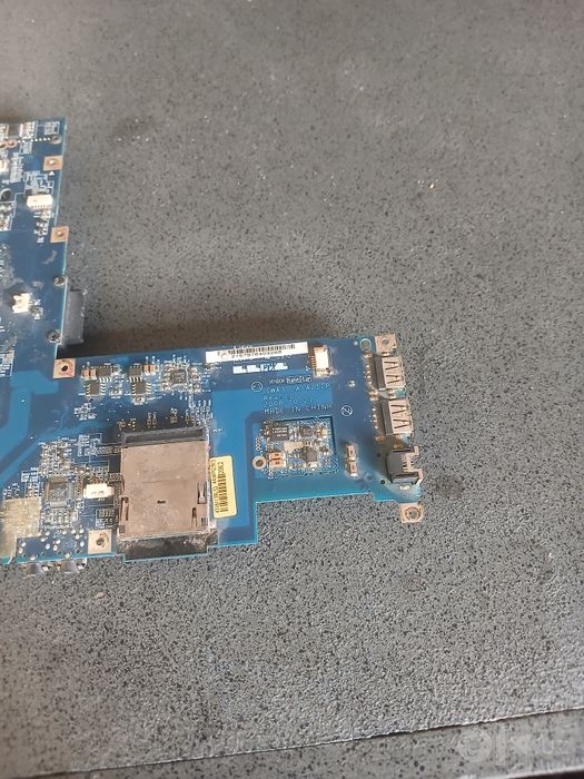 2 слота SO-DIMM под оперативную память DDR2/DDR3 — точный тип лучше оп