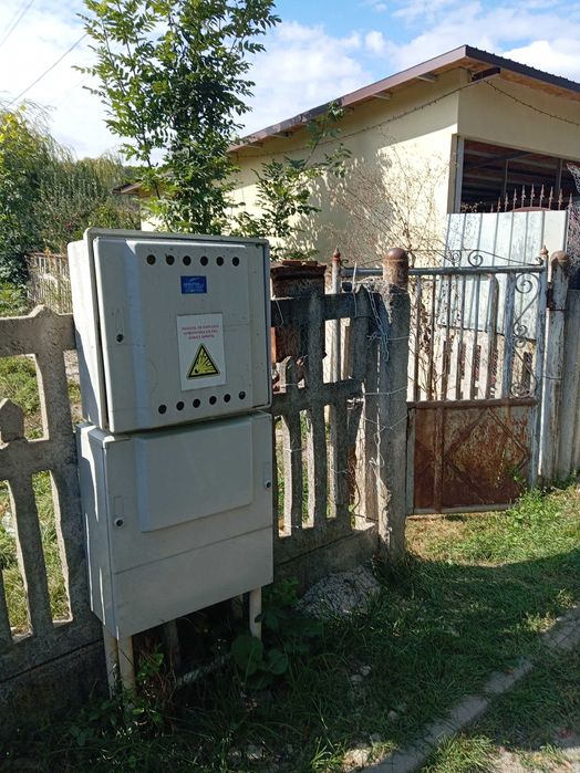 Casa de vânzare și teren