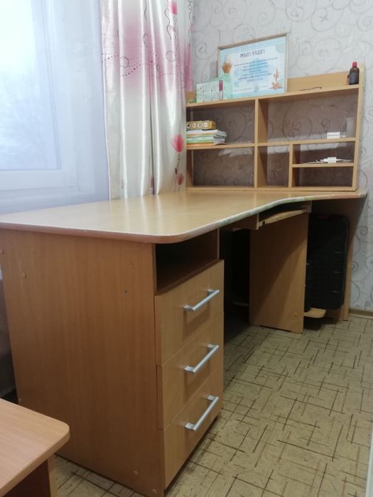 Продается компьютерный стол