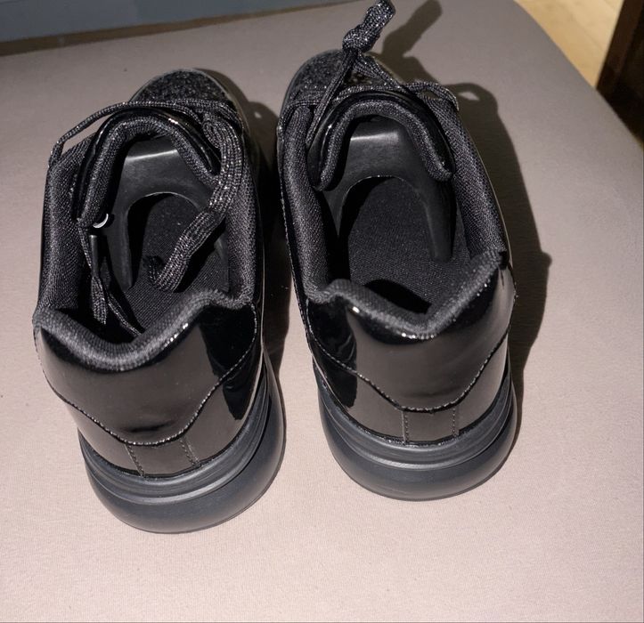 Adidasi Eleganti