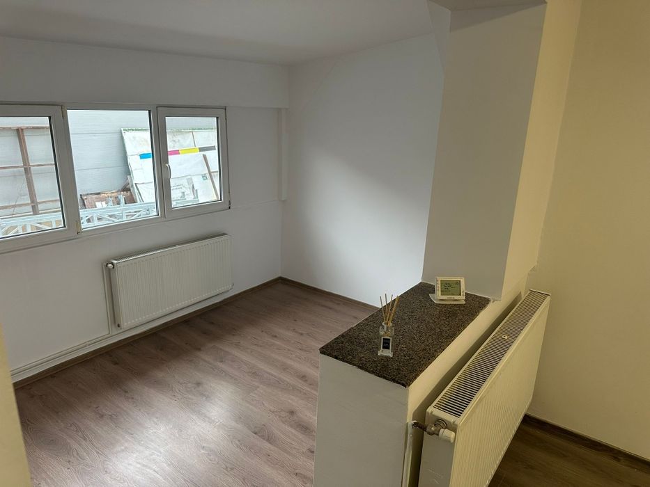 Vând garsoniera finisata