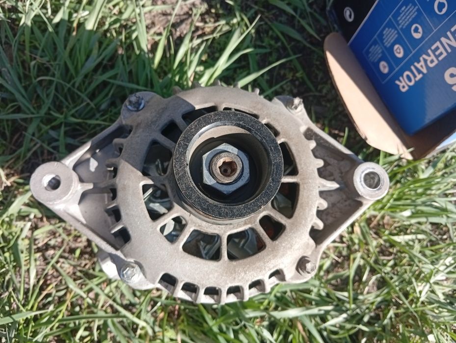 Генератор на Опель Вектра А , Практически новый.