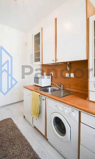 Двустаен апартамент под наем в Център