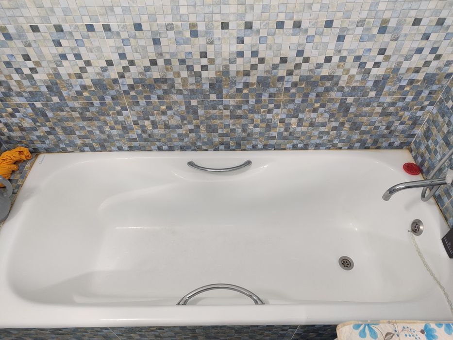 Продаётся чугунная ванна