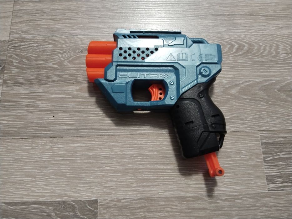 Бластер NERF. Пистолет