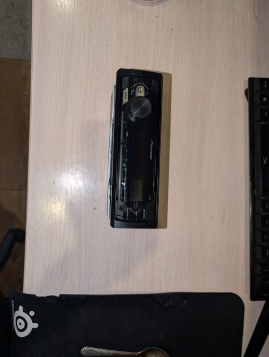 Продам мафон Pioneer MVH-S120