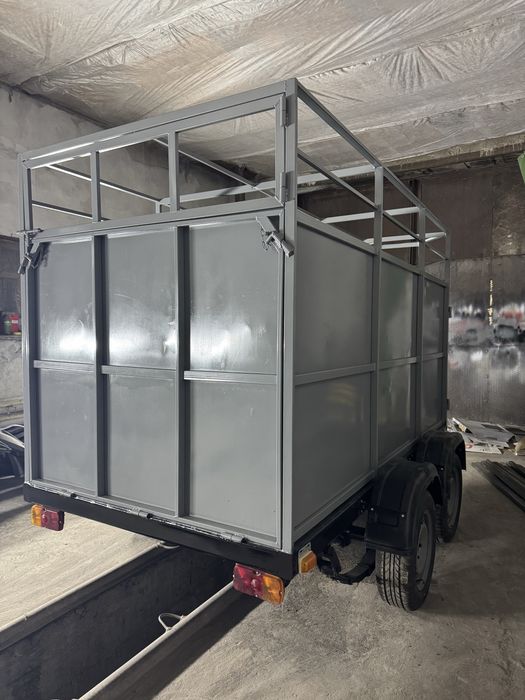 Продам прицеп (коневозка)