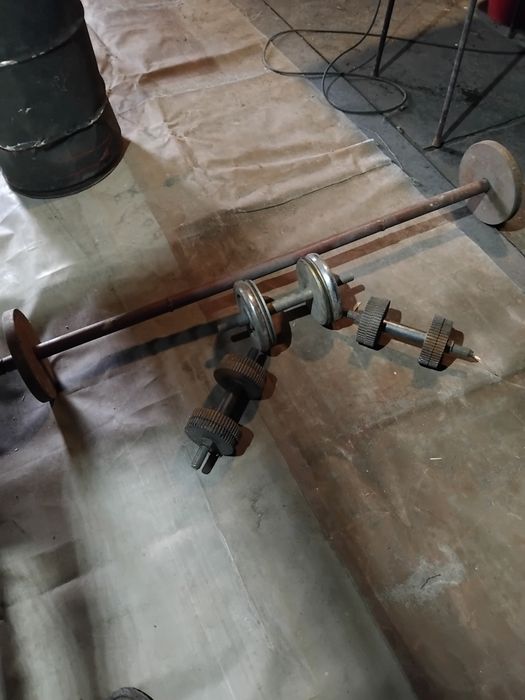 Гантели и штанга.