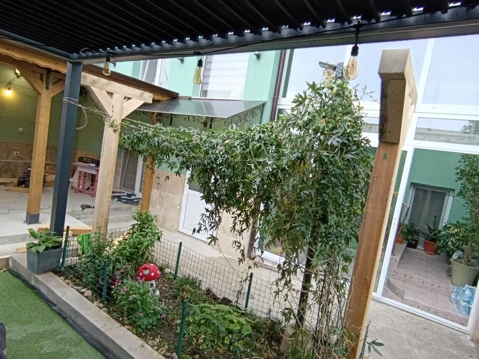 Продавам 2бр дървени конзоли за Навес ,Простир ,Кладенци