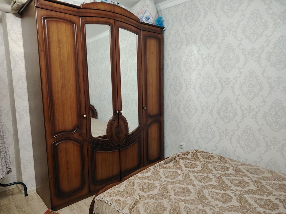 Продам спальный гарнитур,