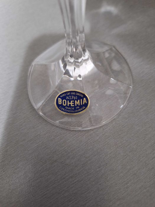 Pahare cristal de Boemia. Sunt ff vechi si sunt bine întreținute.