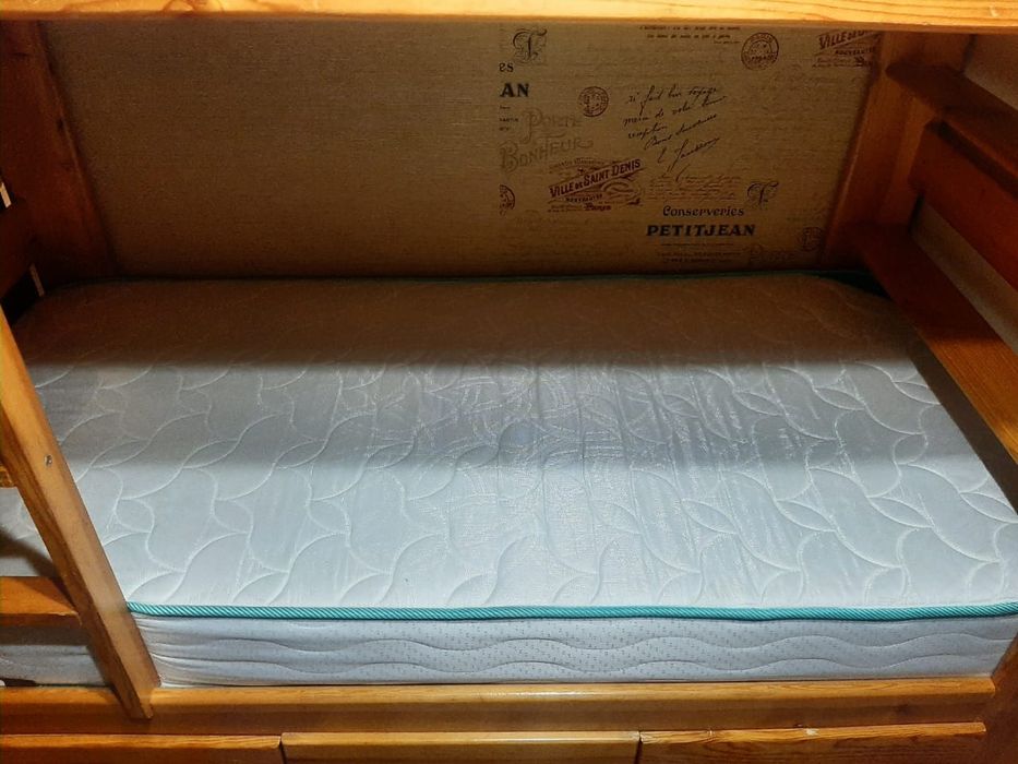 Кровать двухъярусная