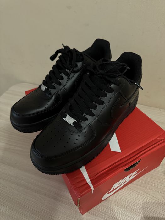 Оргинал Nike кроссовки на 35 тысячь