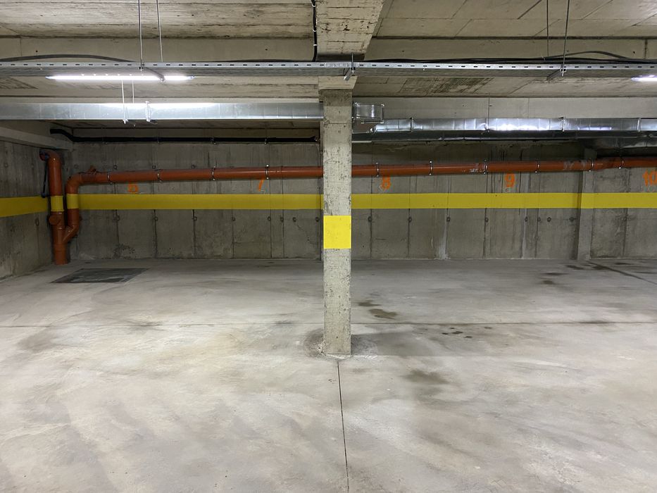 Паркомясто под наем за ЕА