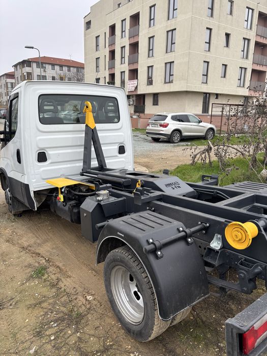 VÂND/SCHIMB Iveco An 2022 cu Abrollkipper nou Jimeca