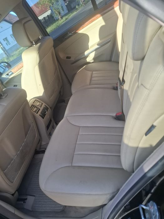 Vând Mercedes Ml înmatriculat acte la zi