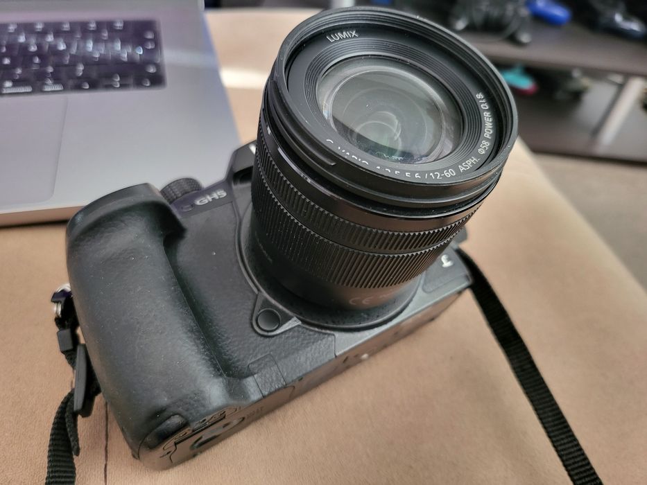 Panasonic Gh5 c Lumix 12-60mm перфектен