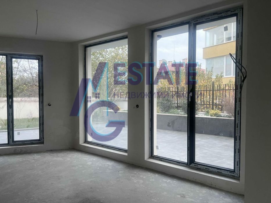 Продава се Тристаен апартамент в Бургас, Сарафово - 316 кв.м за 581 €/кв.м - Снимка #12