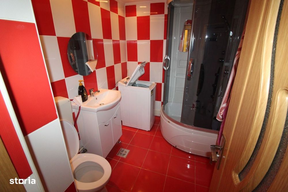 Vând apartament 2 camere în Hunedoara, zona Micro5-Bd. Dacia, et. 3...