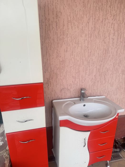 Комплект раковина зеркла и камот