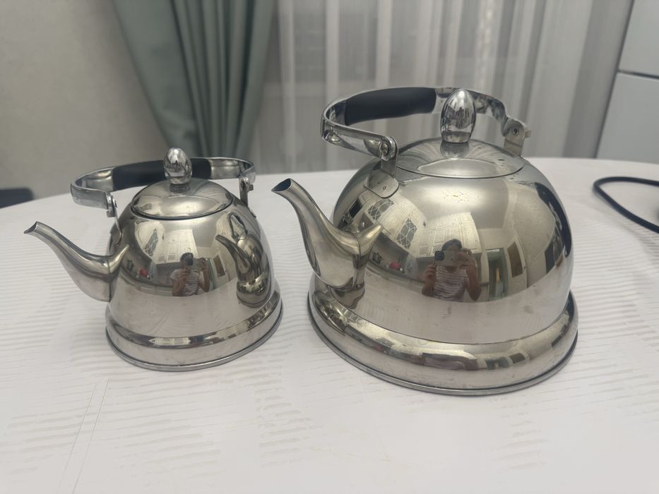 Продам большой чайник с заварным