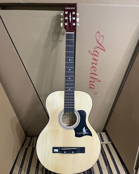 Новая акустическая гитара “Ronnie Wood”.
