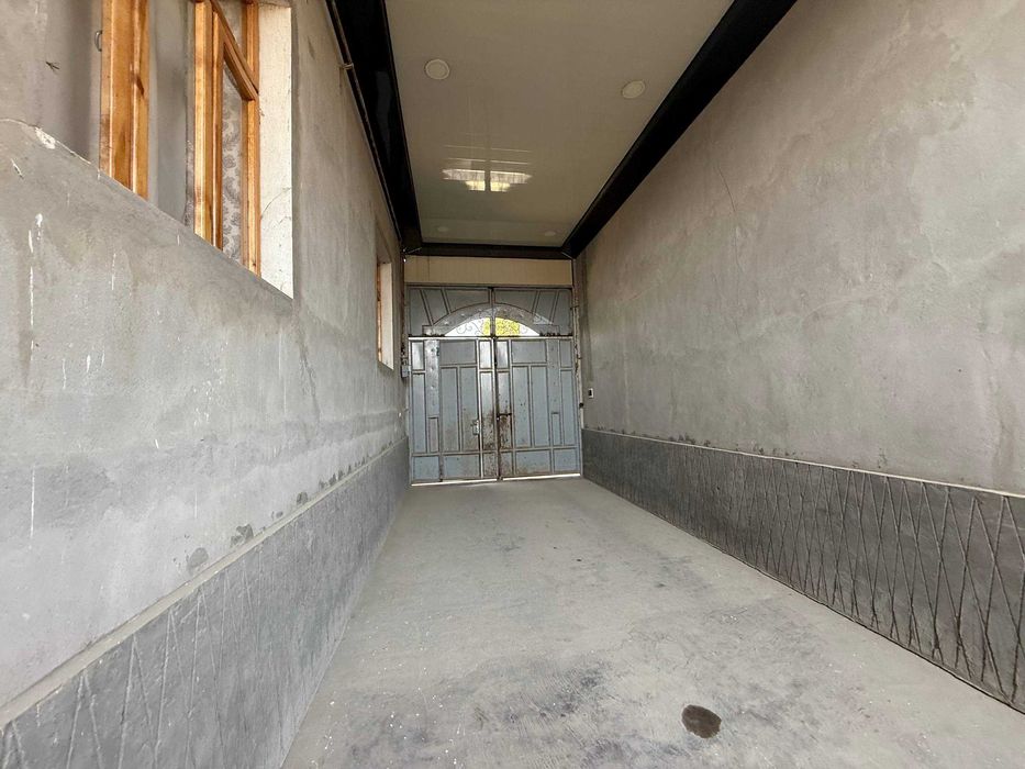 Уй 8 сотих 8 хона, биринчи линия Тинчликда