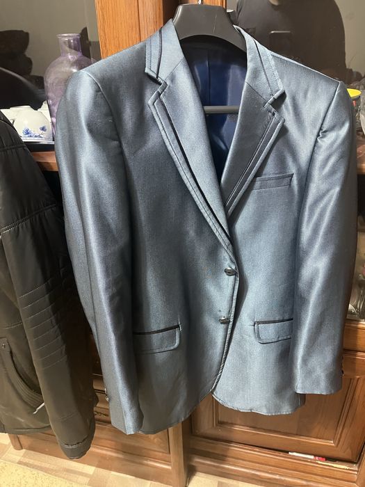 Пиджак голубой красивый