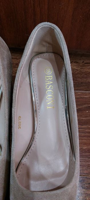 Продаются женские туфли!