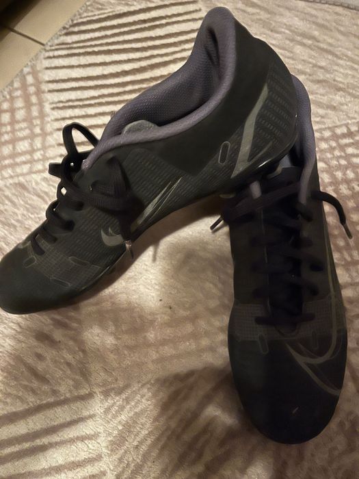 Оригинални бутонки Nike 39